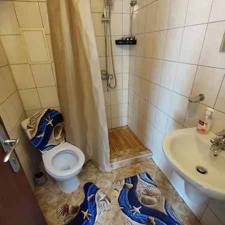 - студио в кв сарафово с морски изглед Apartment